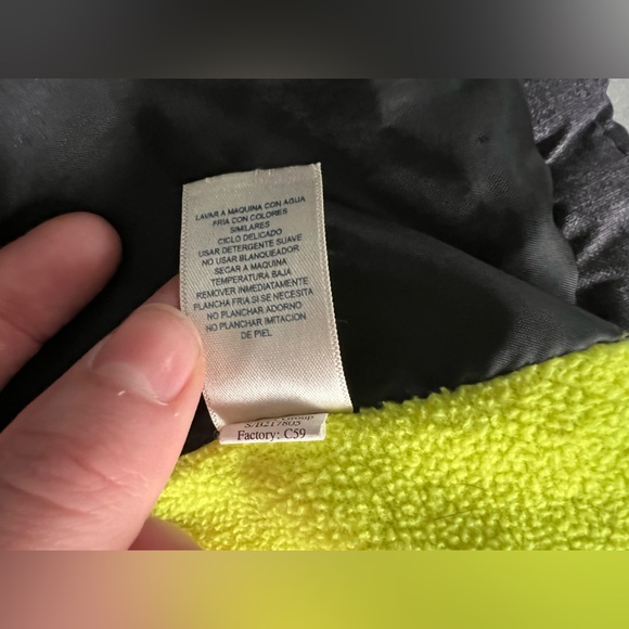 OshKosh B'gosh Boys Coat With Hoodin Black, Gray and Green Puffer Jacket - Picture 7 of 11